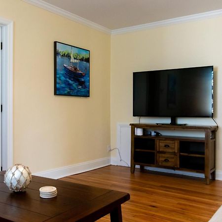 Walk To The Beach! Two Bedroom Unit In The Heart Of Jax Beach Jacksonville Beach Exterior photo